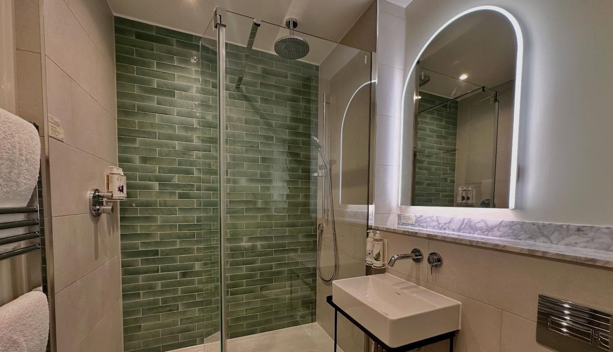 Fully refurbished bathrooms at the Winning Post in Winkfield near Ascot & Windsor