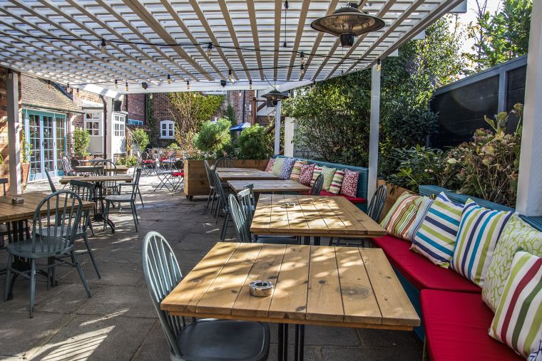 The Winning Post pub with rooms in Winkfield near Ascot & Windsor